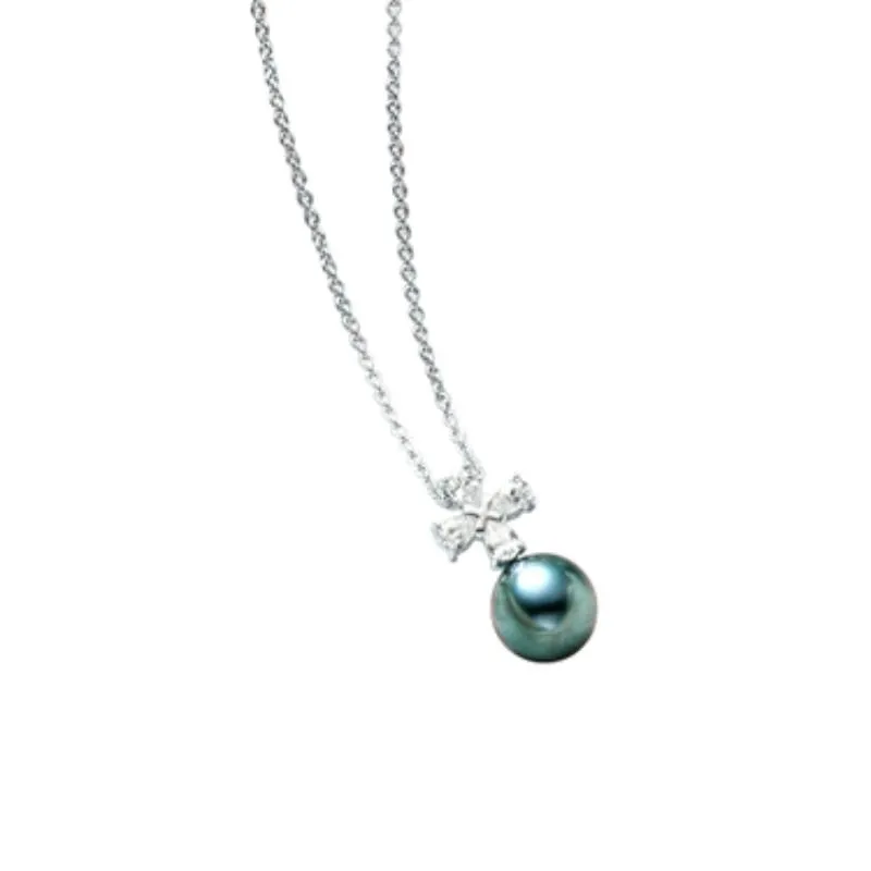 Mikimoto 18k white gold pearl pendant necklace with diamonds