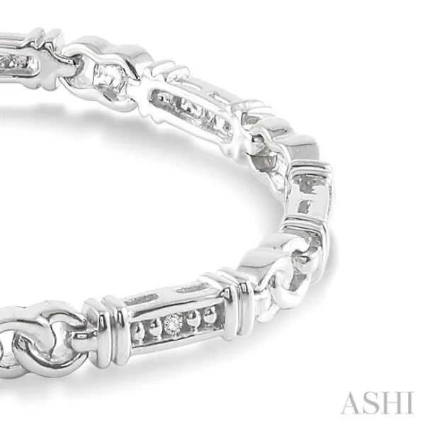 1/10 ctw Knot Shape Single Cut Diamond Link Bracelet in Sterling Silver